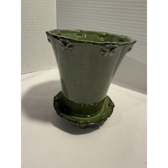 Ceramic Green Planter Round w/ decorative footed plate, French Country, Shabby - Picture 1 of 10